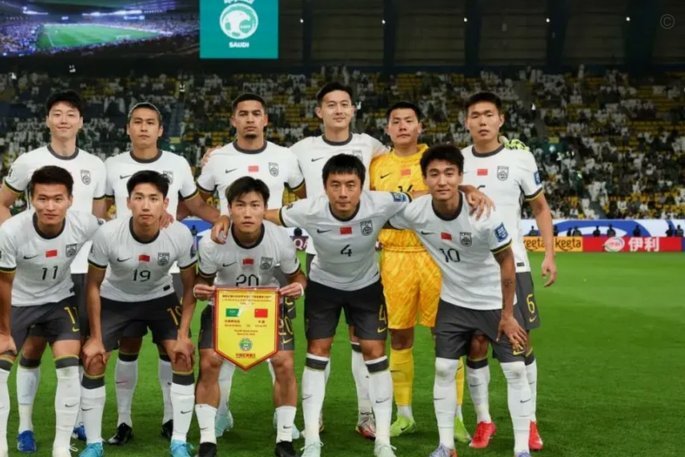 国足世预赛小组对手，日本换成荷兰，澳大利亚换成土耳其，沙特换成乌拉圭，然后再评估下国足世预赛难度