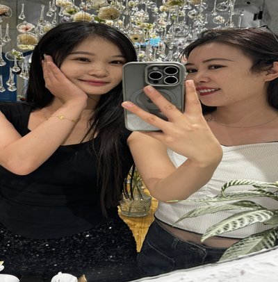 内托Ins晒与女友合影：与你相伴五年，何其幸运，我超爱你
