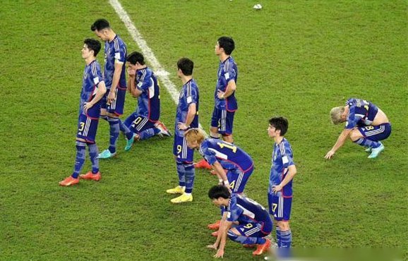 日本队出局的一大好处就是没有在青区再闻到这人的臭味了