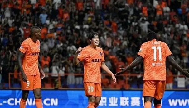 18岁布尼亚明获2026中超第26轮MVP